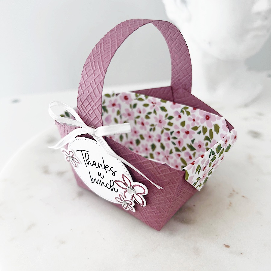 DIY Tutorial: How to Make a Lined Picnic Basket Party Favor for Mother's  Day